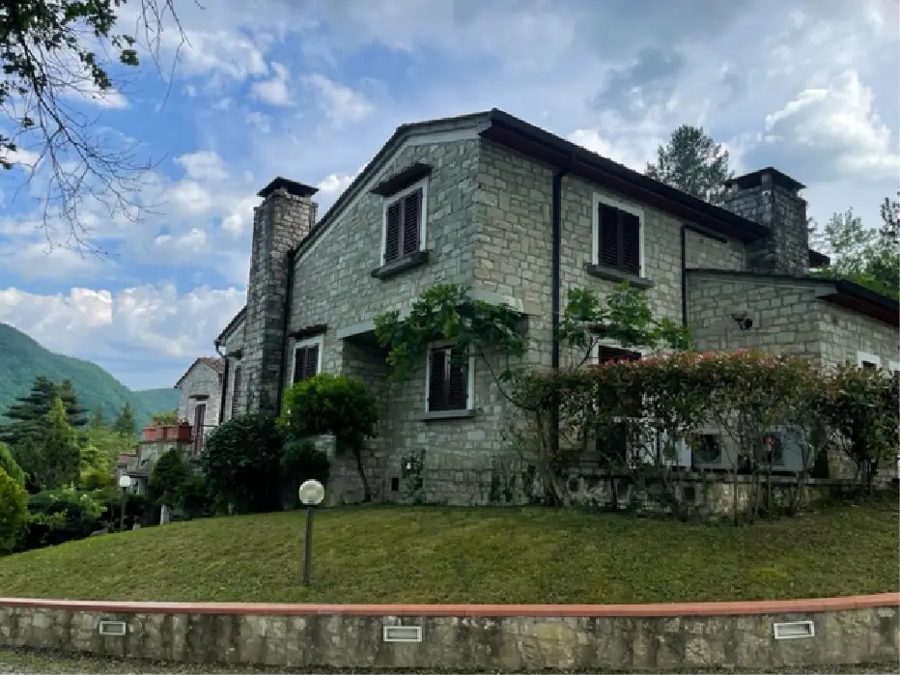 The Balloni stone farmhouse, Borgo San Lorenzo